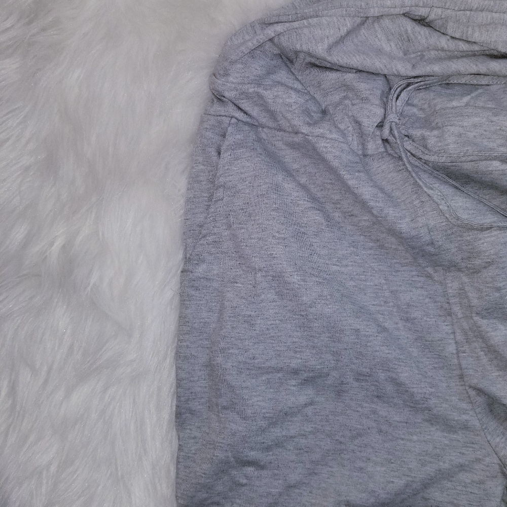 NWT Gray Off The Shoulder Long Sleeve JumpSuit - Picture 4 of 8